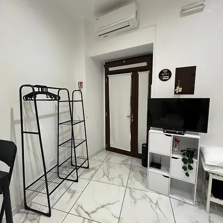 Koronao - Old Apartment *